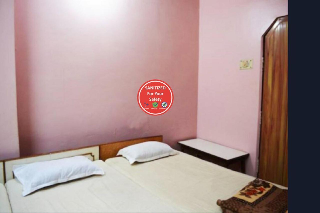 Hotel P N Ganga Váránaszi Kültér fotó
